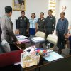 พ.ต.ท.พนม สุวรรณโณ  ประธานพร้อมด้วยคณะกรรมการ  และเจ้าหน้าที่สหกรณ์ฯ  ได้ร่วมอวยพรวันคล้ายวันเกิด พล.ต.ต.จำรูญ  รื่นรมย์  ผู้บังคับการตำรวจภูธรจังหวัดกระบี่  (ที่ปรึกษาสหกรณ์ฯ)  เมื่อวันที่ 2 กรกฎาคม 2555